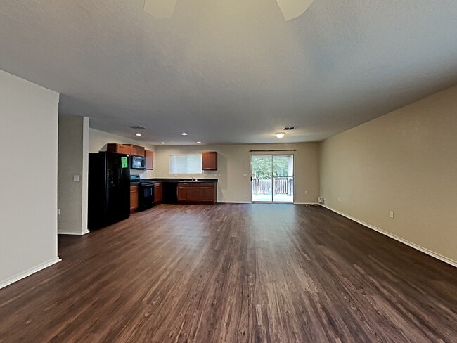 Photo - 7215 Geranium Path