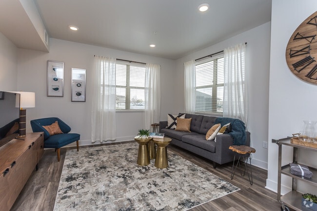 1BR, 1BA - Juniper