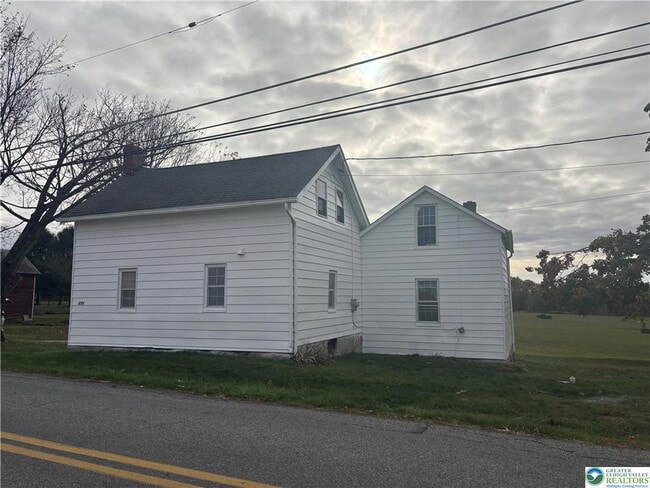 Photo - 654 Youngs Hill Rd