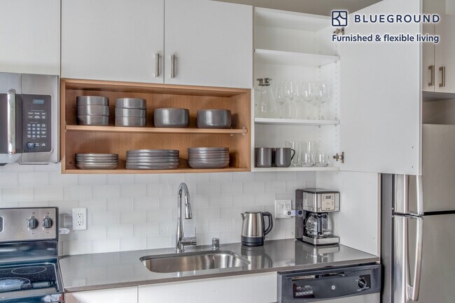 Photo - 624 Yale Ave N Unit FL5-ID709