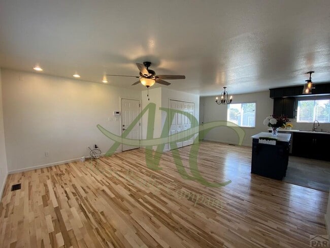 Photo - 160 E Eads Dr