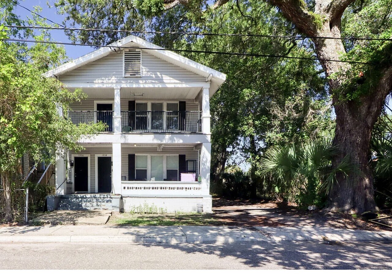 Photo - 1956 Phoenix Ave Unidad 1 Rental