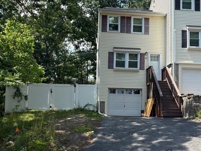 Building Photo - 28 Mildred Ave