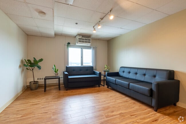 1BR, 1BA - C Style - Living/Dining Room
