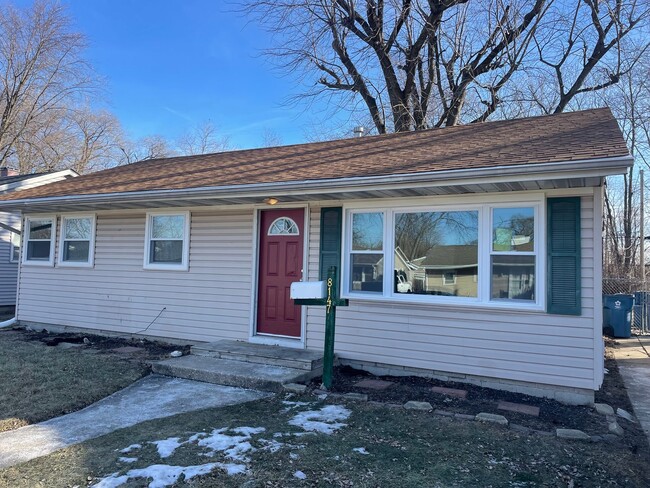 3BD/1BA Home In Highland, IN - 3BD/1BA Home In Highland, IN