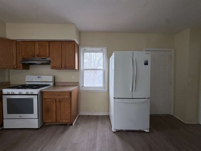 Photo - 220 Lenox St