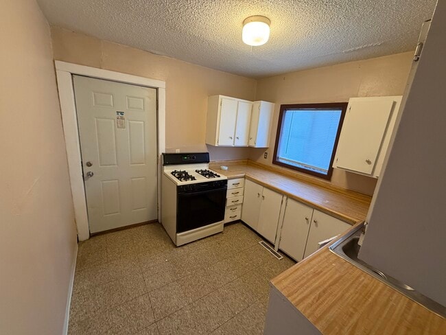 Photo - 1604 16th St Unit Apt 2