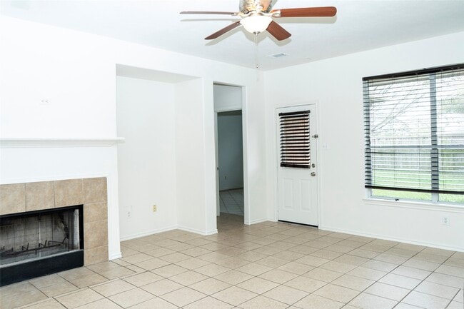 Building Photo - 12914 Pinehall Ln