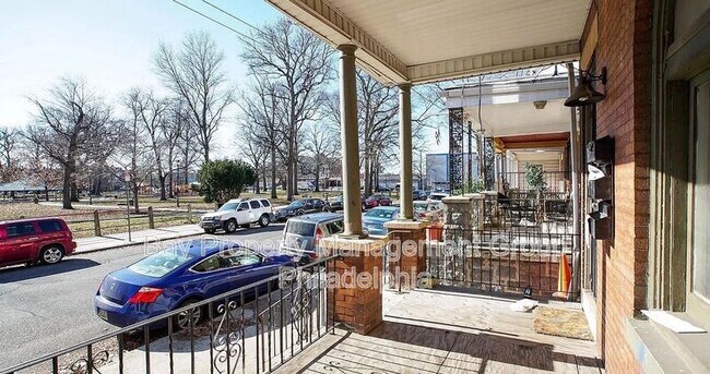 Photo - 5117 Pine St Unit 3