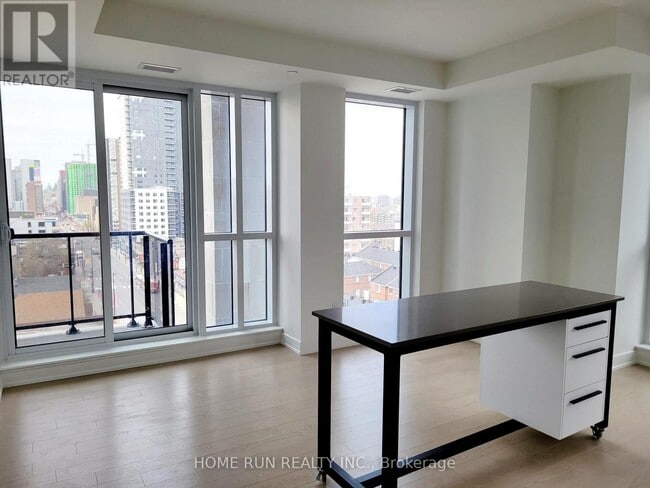 Photo - 560 Rideau St Unit 802