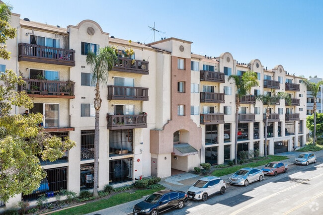 Building Photo - Bridgeport View Apartments