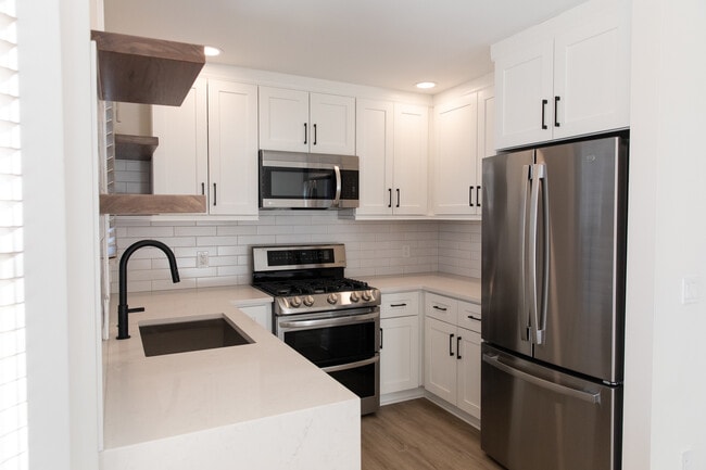 Photo - 713 Stevens St