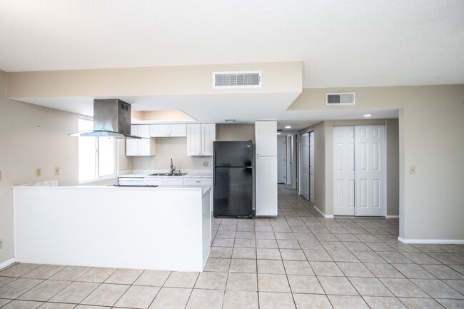 Photo - 3Br in gated community $1710 Unit 30