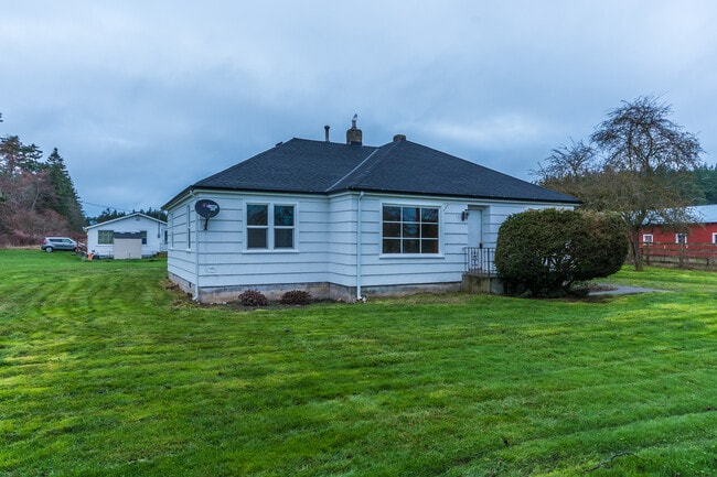 Building Photo - 3 Bedroom Rambler in Coupeville