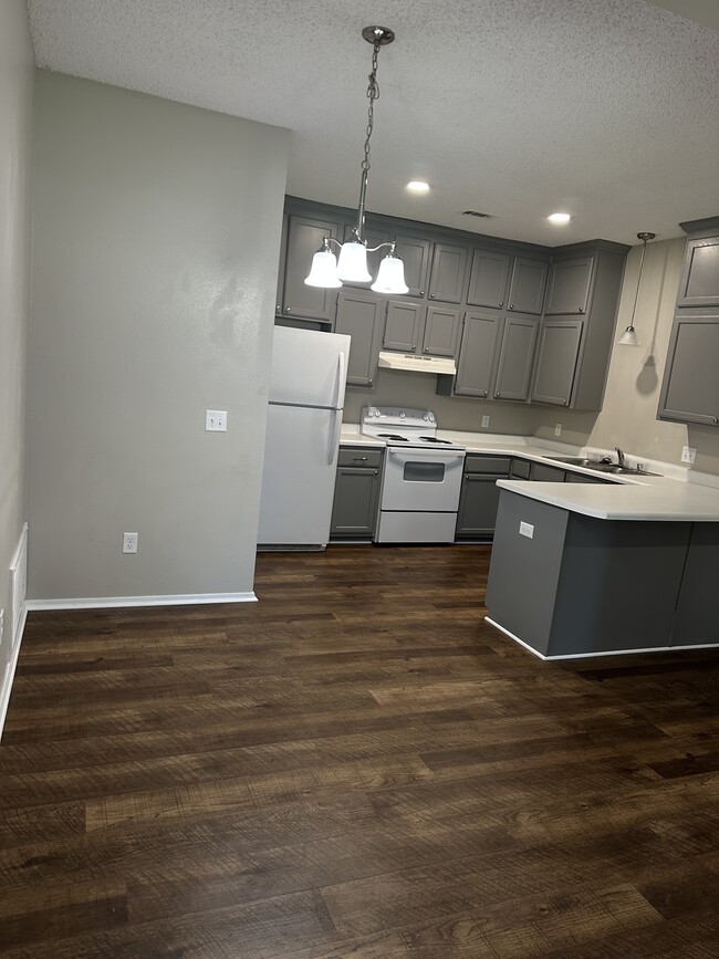 Building Photo - 1340 Fredonia St