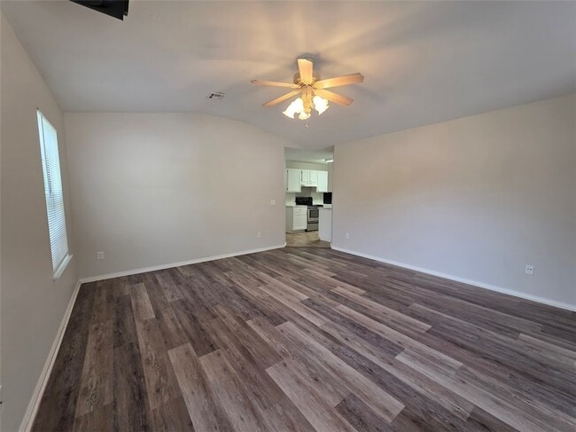 Photo - 1306 Cresent St