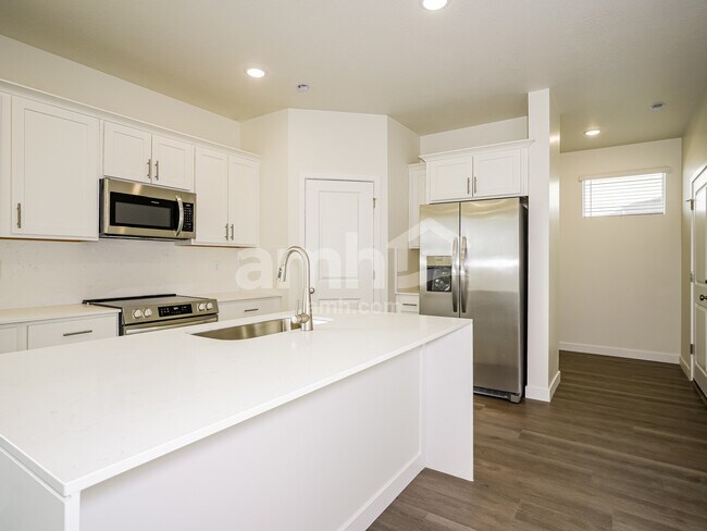 Photo - 1432 W Mahogany St