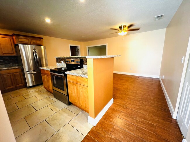Photo - 1298 Vandalia Ave SE