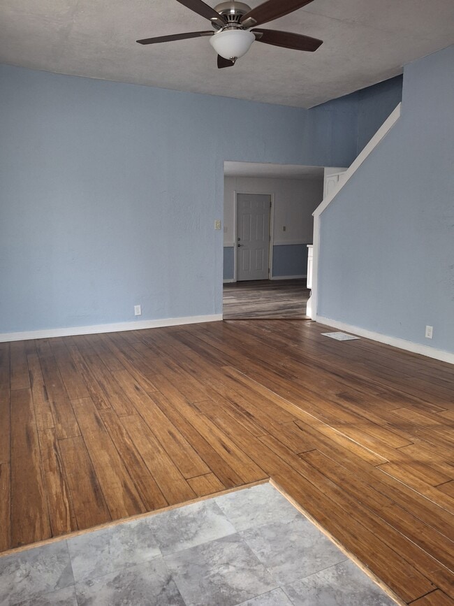 Photo - 833 Indiana Ave