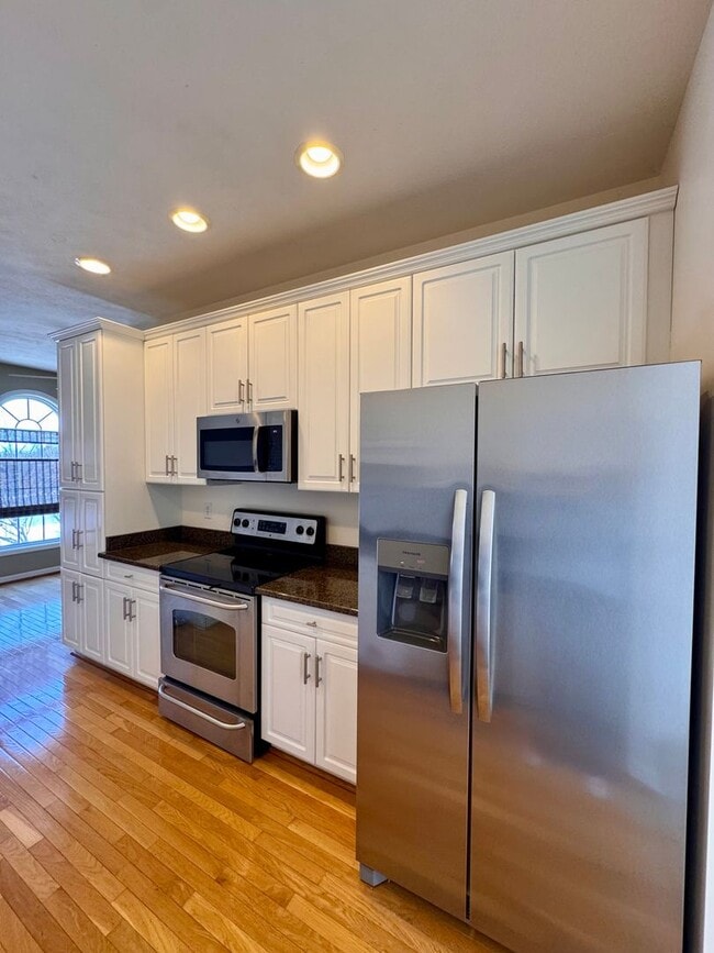 Photo - End Unit Townhome for Rent in Taylor Springs