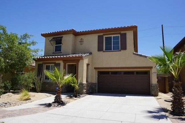 Photo - 73467 Travers St