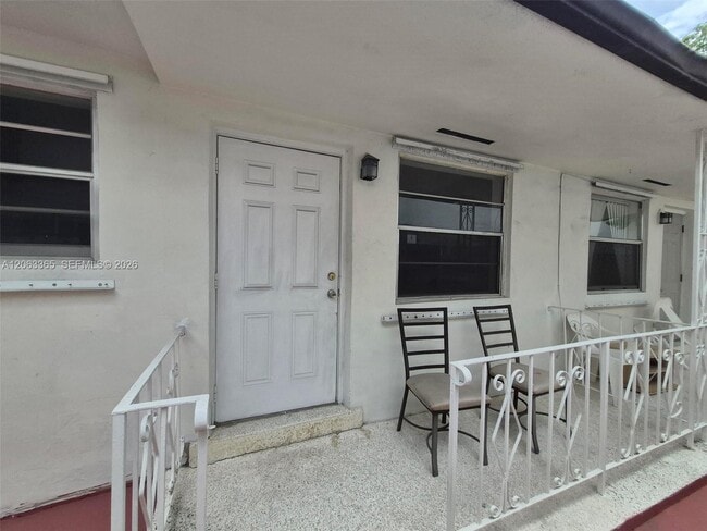 Photo - 1715 SW 4th St Unidad 1717