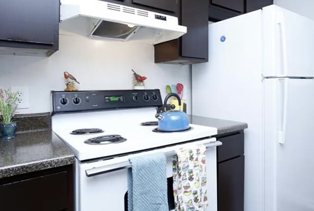 Kitchen 3.jpg - Southpark Village