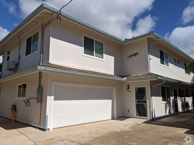 Building Photo - 2001 Unit UPSTAIRS Rental