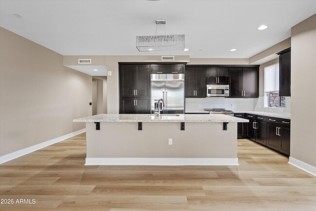 Building Photo - 4805 N Woodmere Fairway