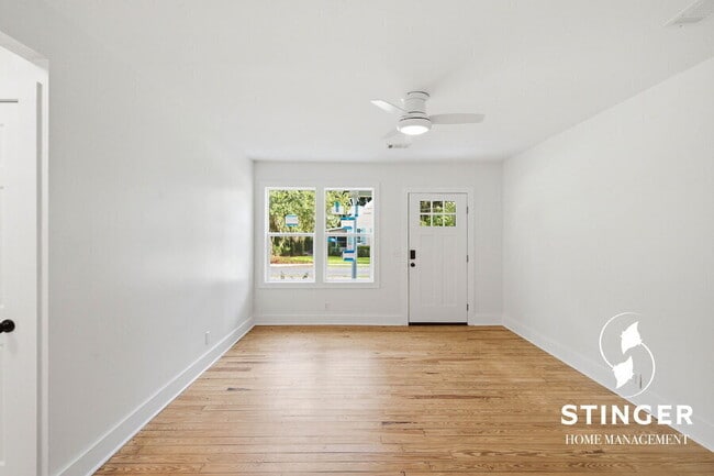 Building Photo - 928 9th St Unit 924