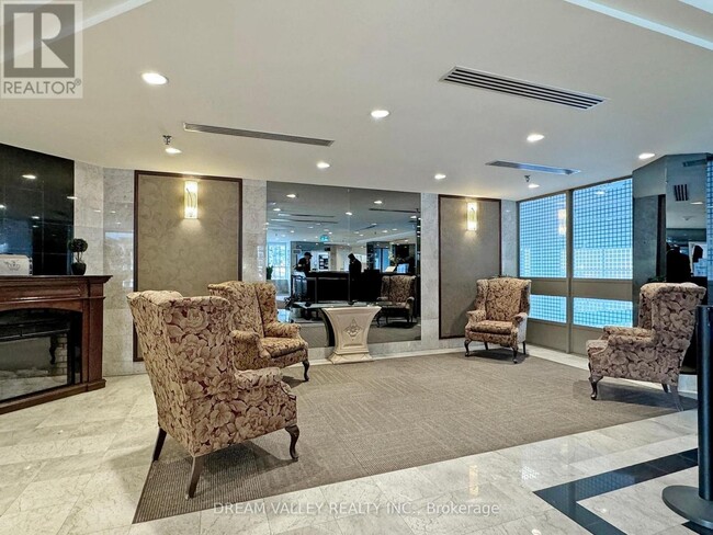 Photo - 3233 Eglinton Ave E Unité 311