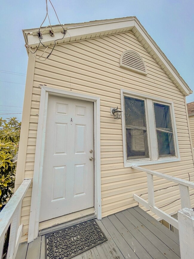 Building Photo - 4114 Avenue S 1/2 Unit A