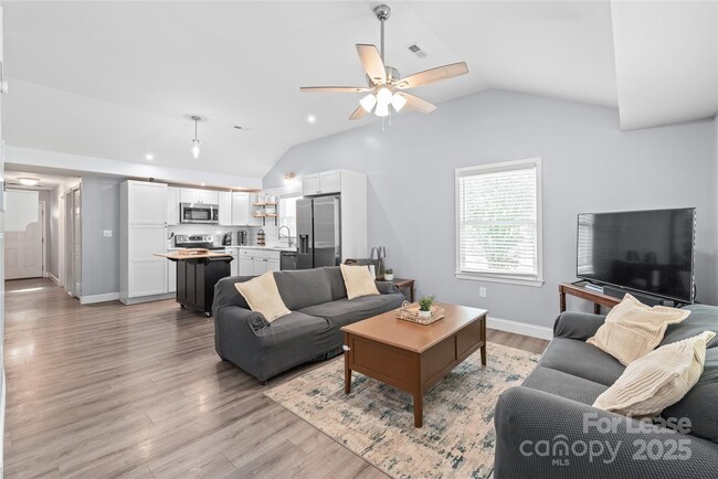 Photo - 126 Tomberlin Rd