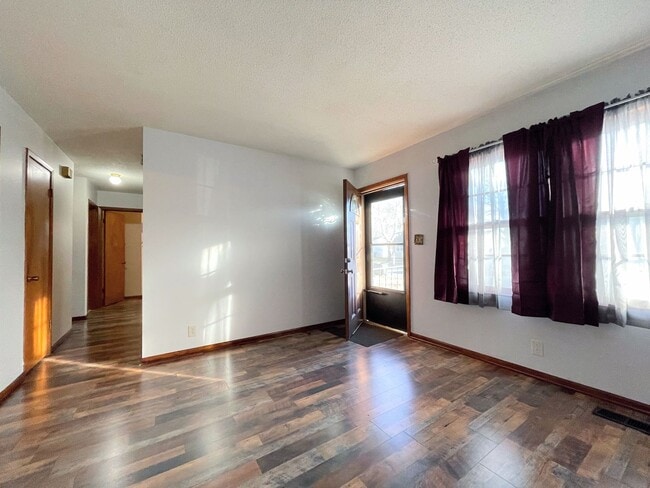 Photo - 3 Bedroom Home With  Basement