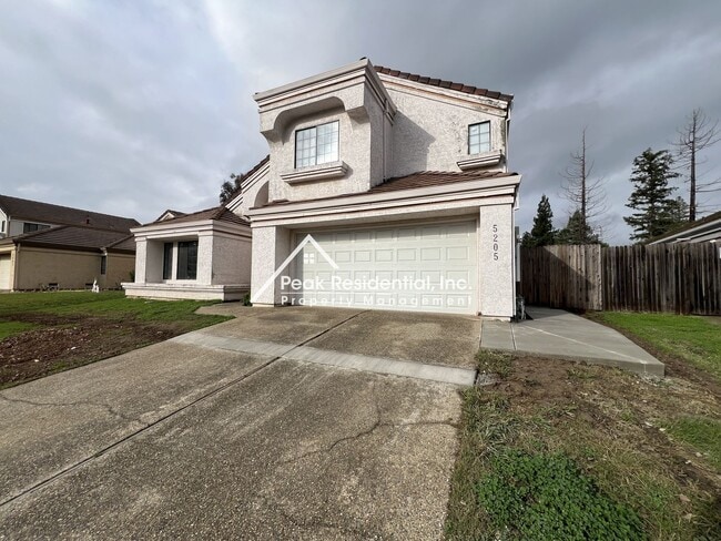 Photo - Spacious 4bd/3ba Elk Grove Home!