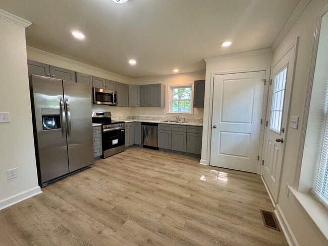 Photo - The Home You’ve Been Searching For! *Utili...