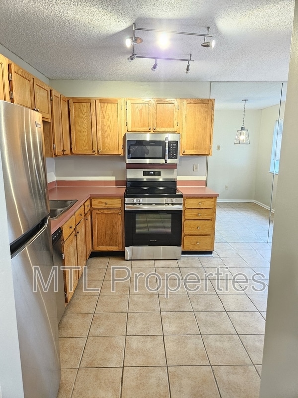 Photo - 1636 Hunters Trail