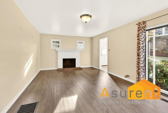 Photo - Great Unit Available Now!
