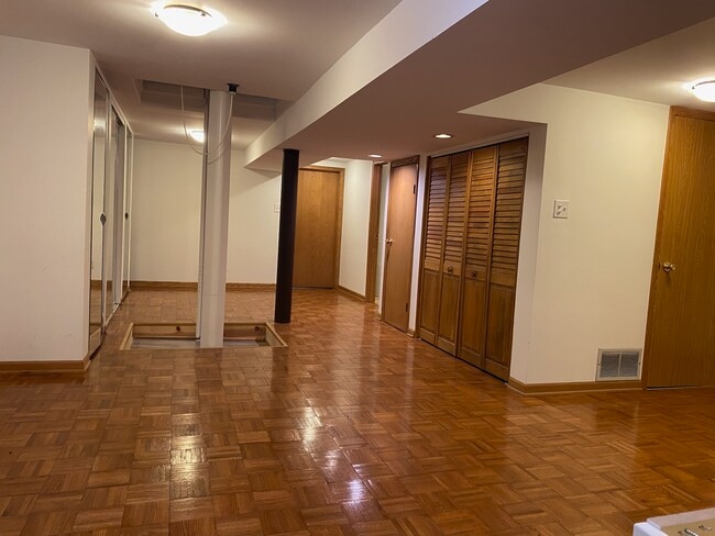 Photo - 3427 S Emerald Ave Unidad g