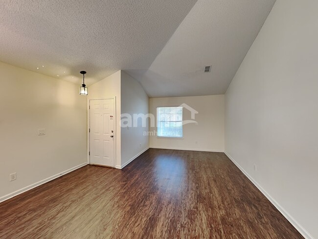 Photo - 979 Misty Maple Ct