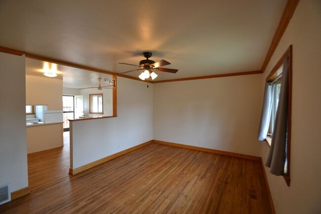 Photo - 613 Erie Rd