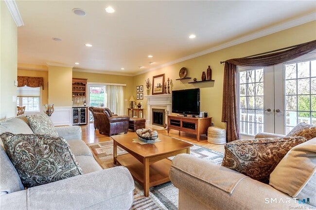Photo - 833 Millbrook Rd