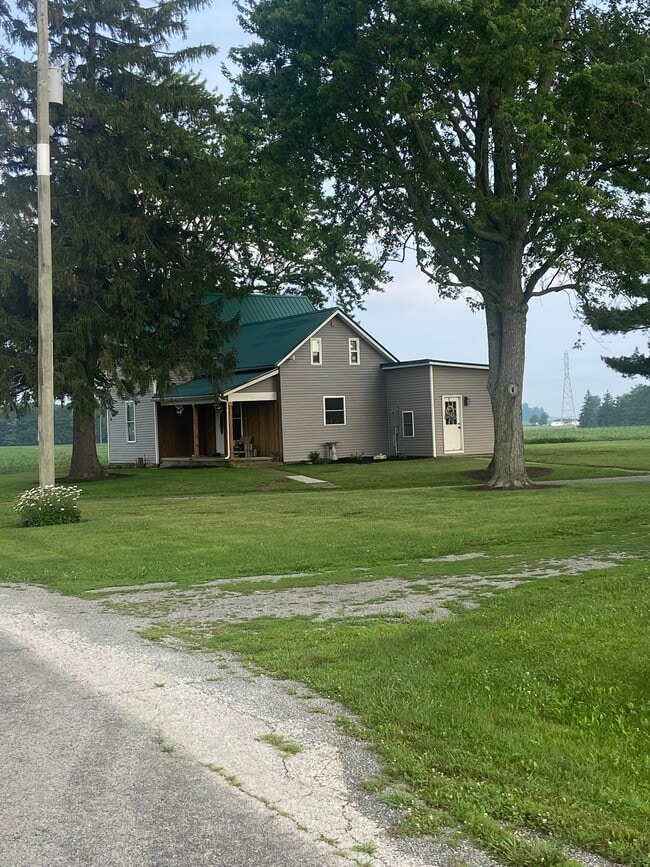 Photo - 5202 Township Rd 46