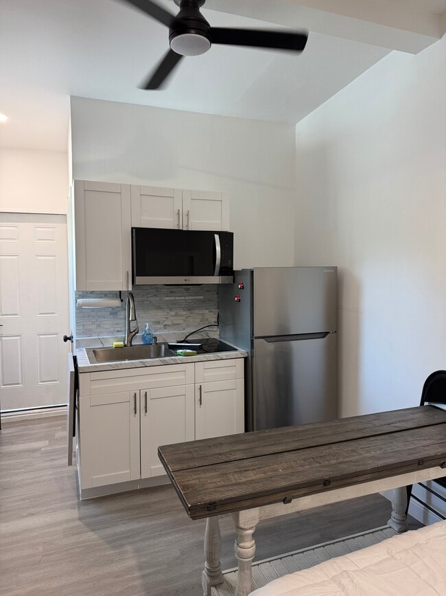 4170 NE 15th Ave Unit 3