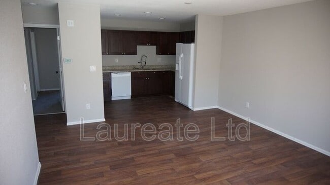 Photo - 2995 W Yale Ave