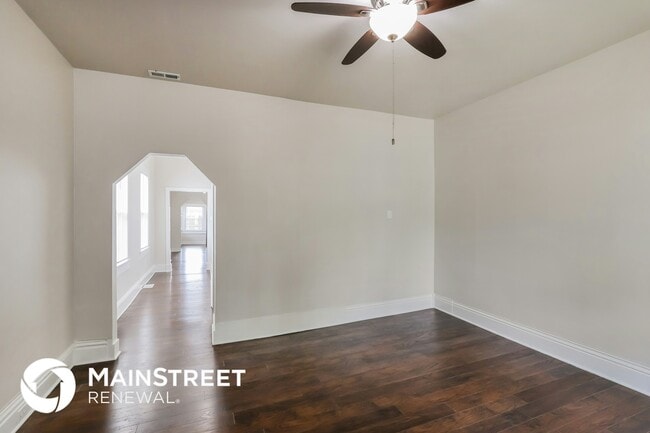 Photo - 529 Wainwright Ave