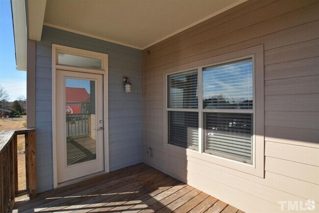 Building Photo - North Raleigh 2 bedroom 2 Bath for rent! Unit 200 Rental