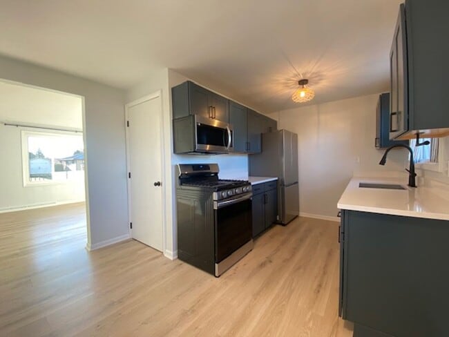 Photo - Welcome to this charming 3-bedroom, 1-bathroom home located in the heart of Springfield, OH+