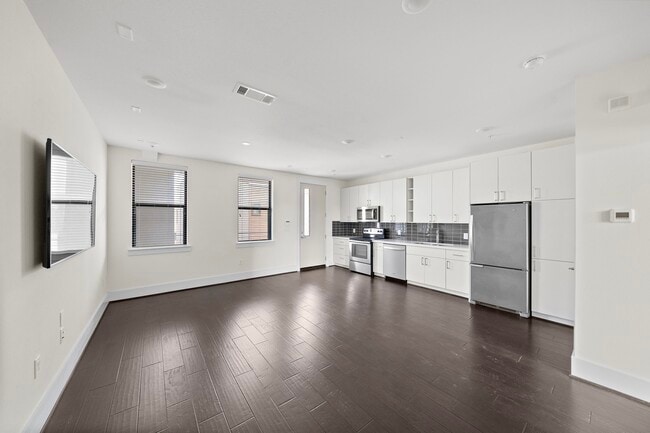 Photo - 2401 Crawford St Unit B204