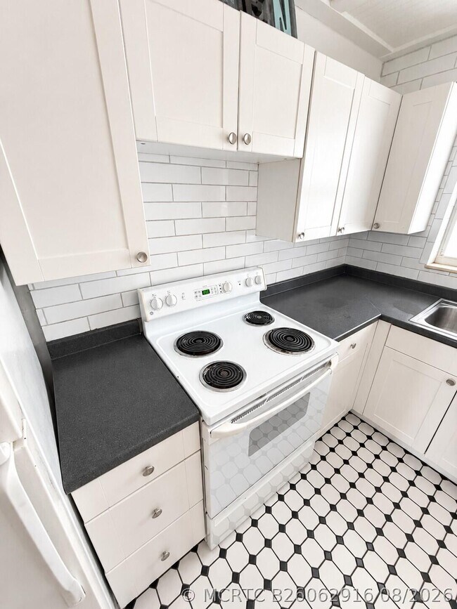 Photo - 510 Lake Shore Dr Unit 29